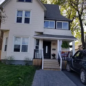 Bed & Breakfast Adam, Niagara Falls
