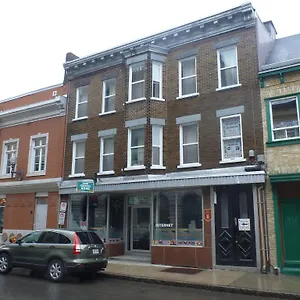https://auberge-jeunesse-planete-backpackers-hostel.hotelsquebeccity.net