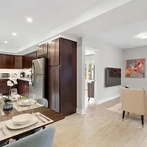 https://casa-st-clair-suite-style-suite-w-lrg-patio.hotelstorontoontario.org