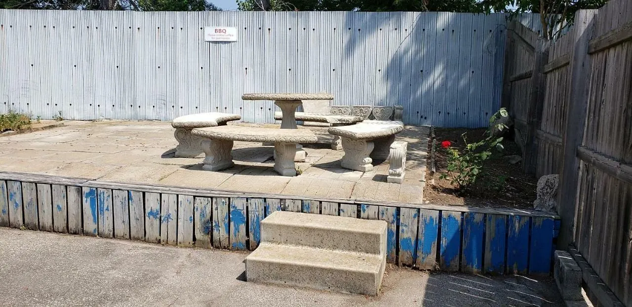 Niagara Inn מוטל